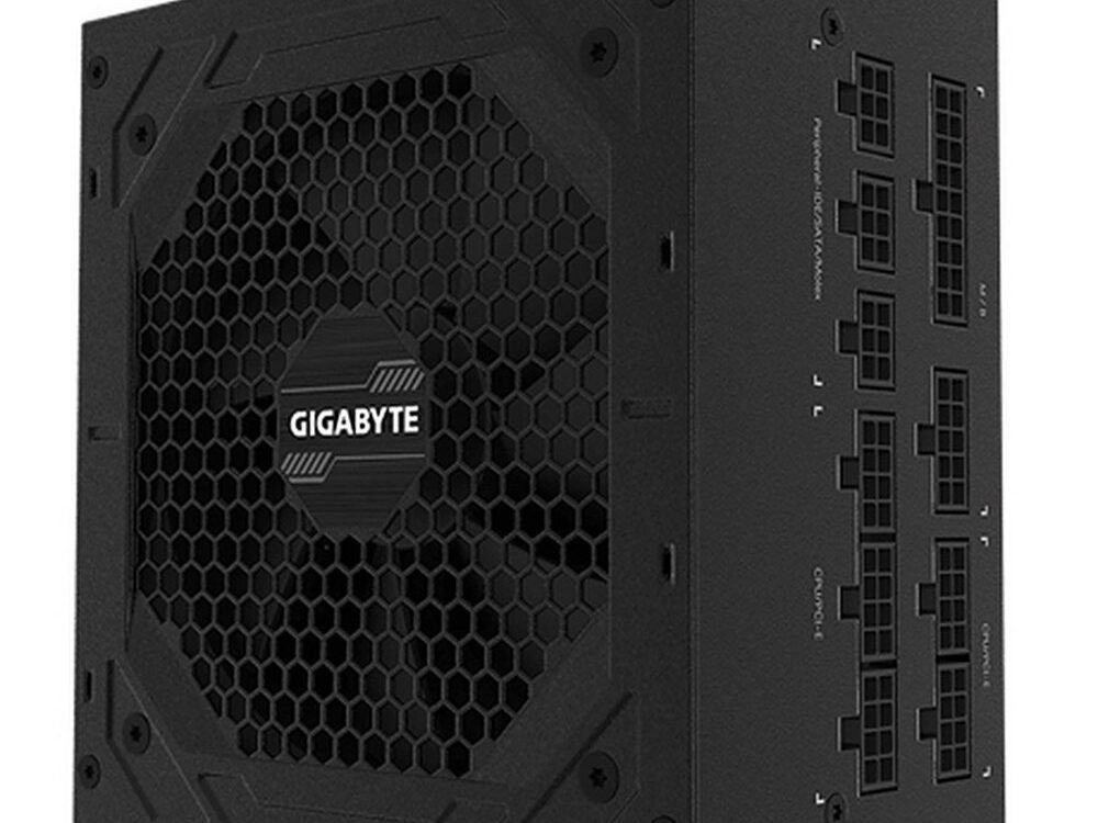 Gigabyte P750GM | 750W ATX Voeding (20+4 pin) | Zwart