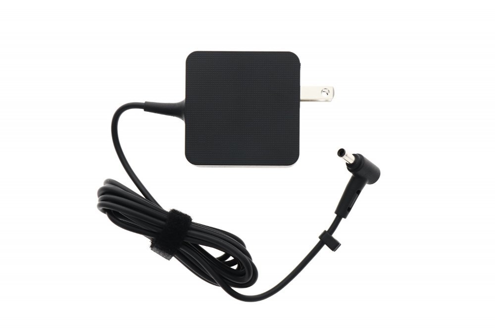 ASUS Adapter 45W | 19V 2-Pin (4.5PHI) | Amerikaanse Stekker | Renewed